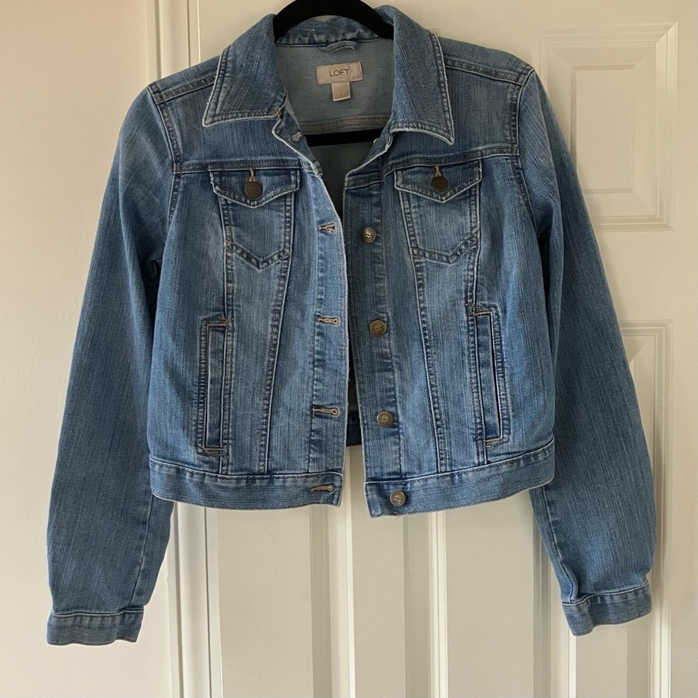 EUC Ann Taylor Loft Denim Blue Jean Jacket Small - Picture 2 of 10